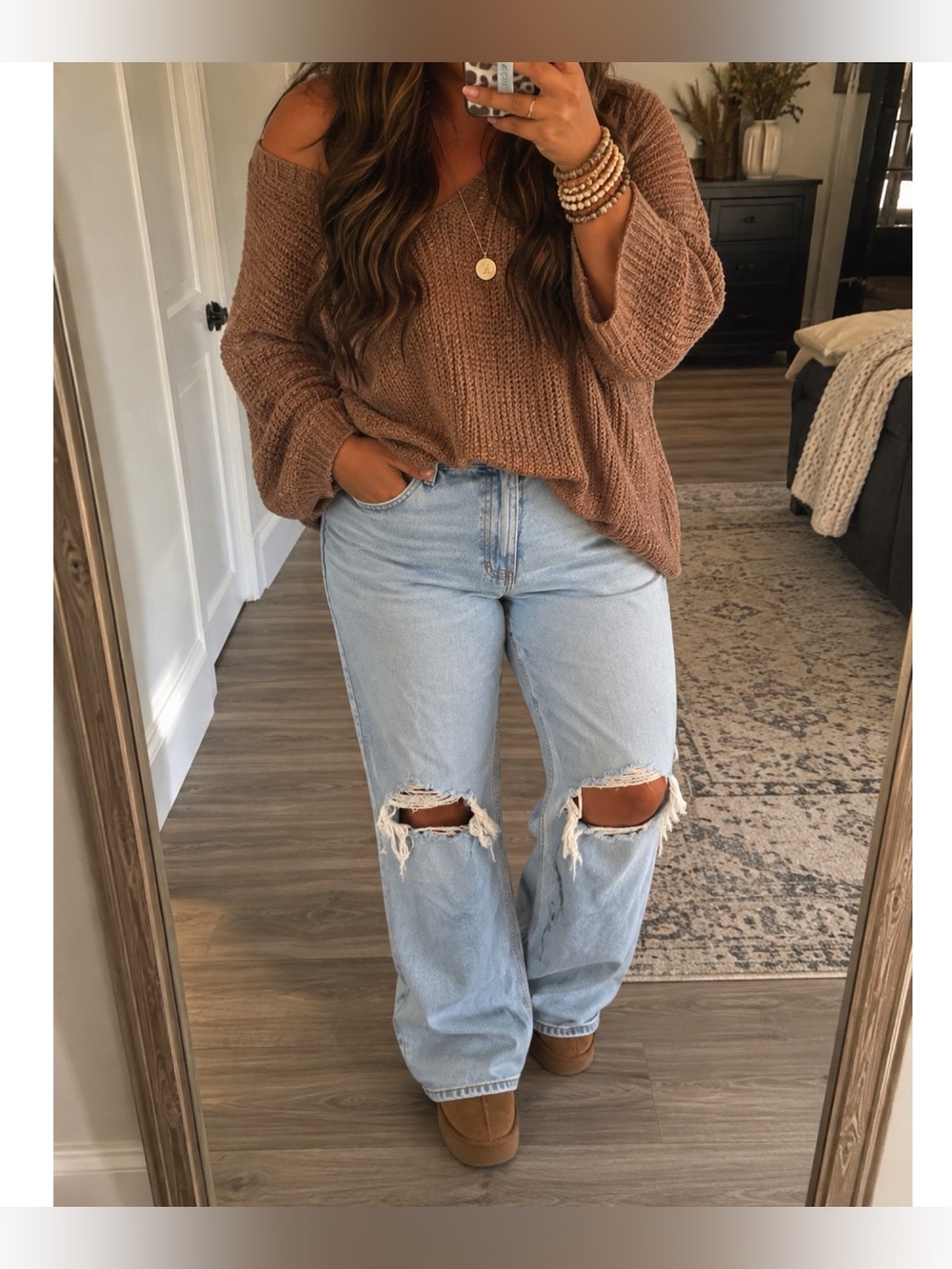 ABERCROMBIE & FITCH Ripped Slouchy Straight Leg Jeans Size 33